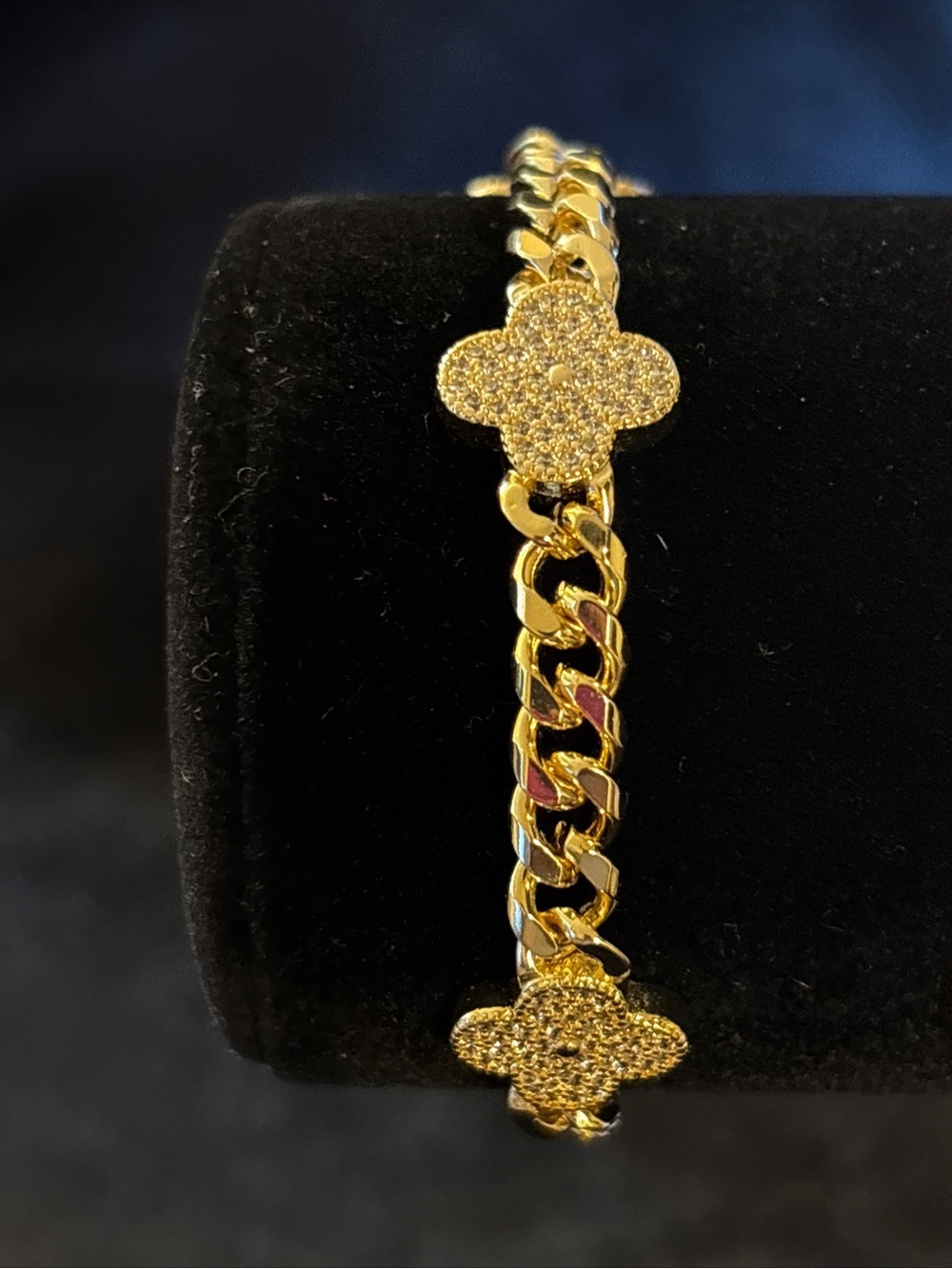 6mm Yellow Gold Clover Cuban Link Bracelet 7 1/2 in. - Picture 6 of 10
